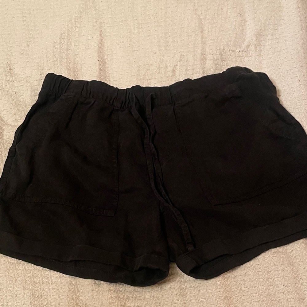 GAP Women's Black Cargo Shorts